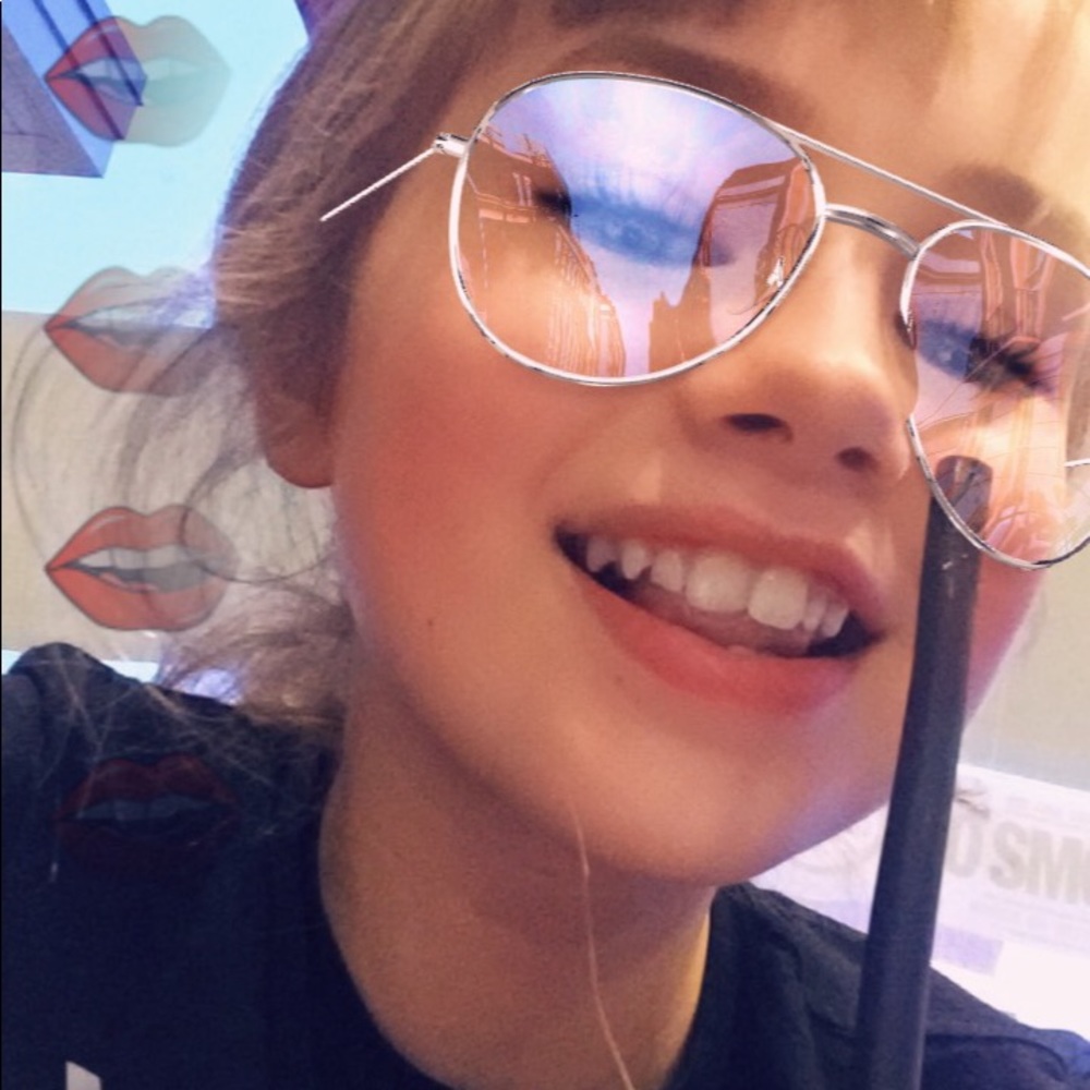 Meet your Posher, Anna